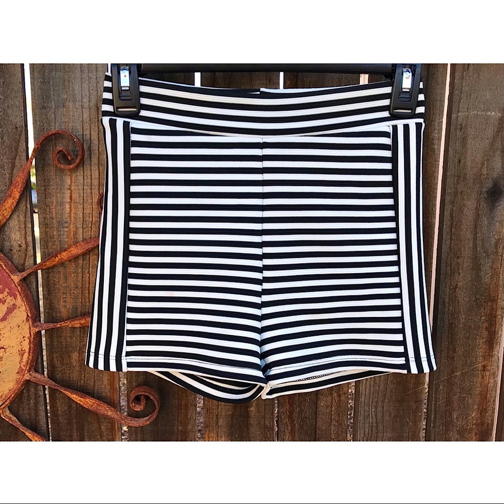 CHARLOTTE RUSSE🎬 High-Waisted Bottoms ~Size XS